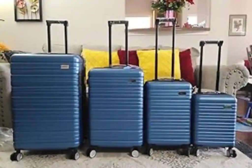 Versatile Beow four-bag hard shell luggage set with expandable feature.