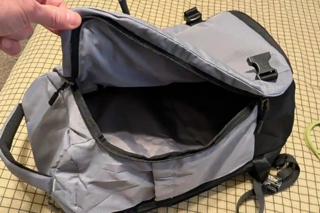 Best 35L–40L Carry-On Travel Backpacks for Flights (2026 Tested Guide) 5 Best 35L–40L carry-on backpacks tested for real flights in 2026 featuring Osprey Farpoint 40L, Cotopaxi Allpa 35L, tomtoc Navigator-T66, Earth Pak waterproof pack and MATEIN budget backpack.