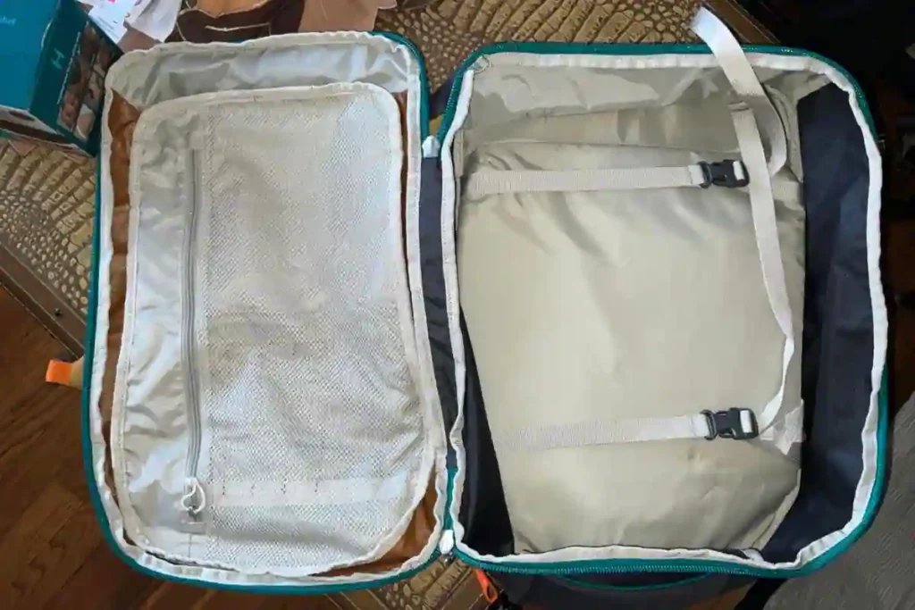 Osprey Daylite Carry-On Travel Pack 35L Review – Lightweight & Practical 3 Osprey Daylite Carry-On 35L Review backpack fully open showing suitcase-style “taco” main compartment with internal compression straps and packing cubes